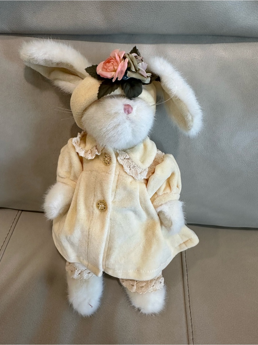 Boyds Bears "Savannah Buttercup" plush bunny, style #91650